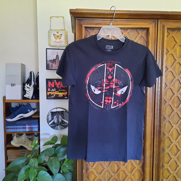 3/$15 MARVEL Deadpool Corss Armed Circle Splatter Distressed Logo Tee - Black, S - Picture 2 of 16